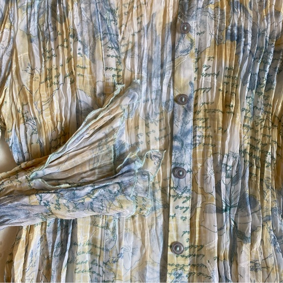 Textured flowy blouse - Picture 2 of 4